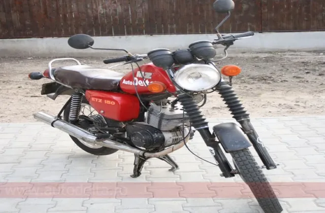 MZ ETZ 150 cm³ din 1995, motocicletă de școală Auto Delta