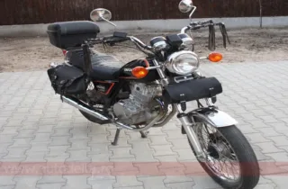 Suzuki 250 cm³ din 2001, motocicletă de școală Auto Delta