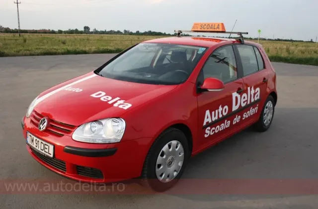 VW Golf 5 din 2006, mașină de școală Auto Delta