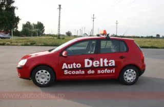 VW Golf 5 din 2006, mașină de școală Auto Delta (imaginea 3)